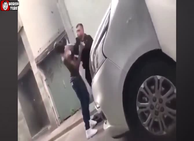 Video :He attempts to obstruct two Polish men's route, but it backfires